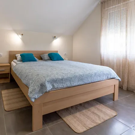 Mak Basta Διαμέρισμα *