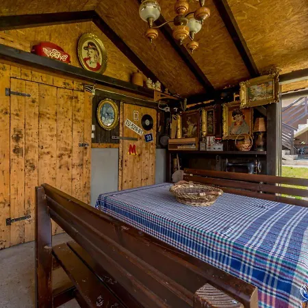 Mak Basta Διαμέρισμα *